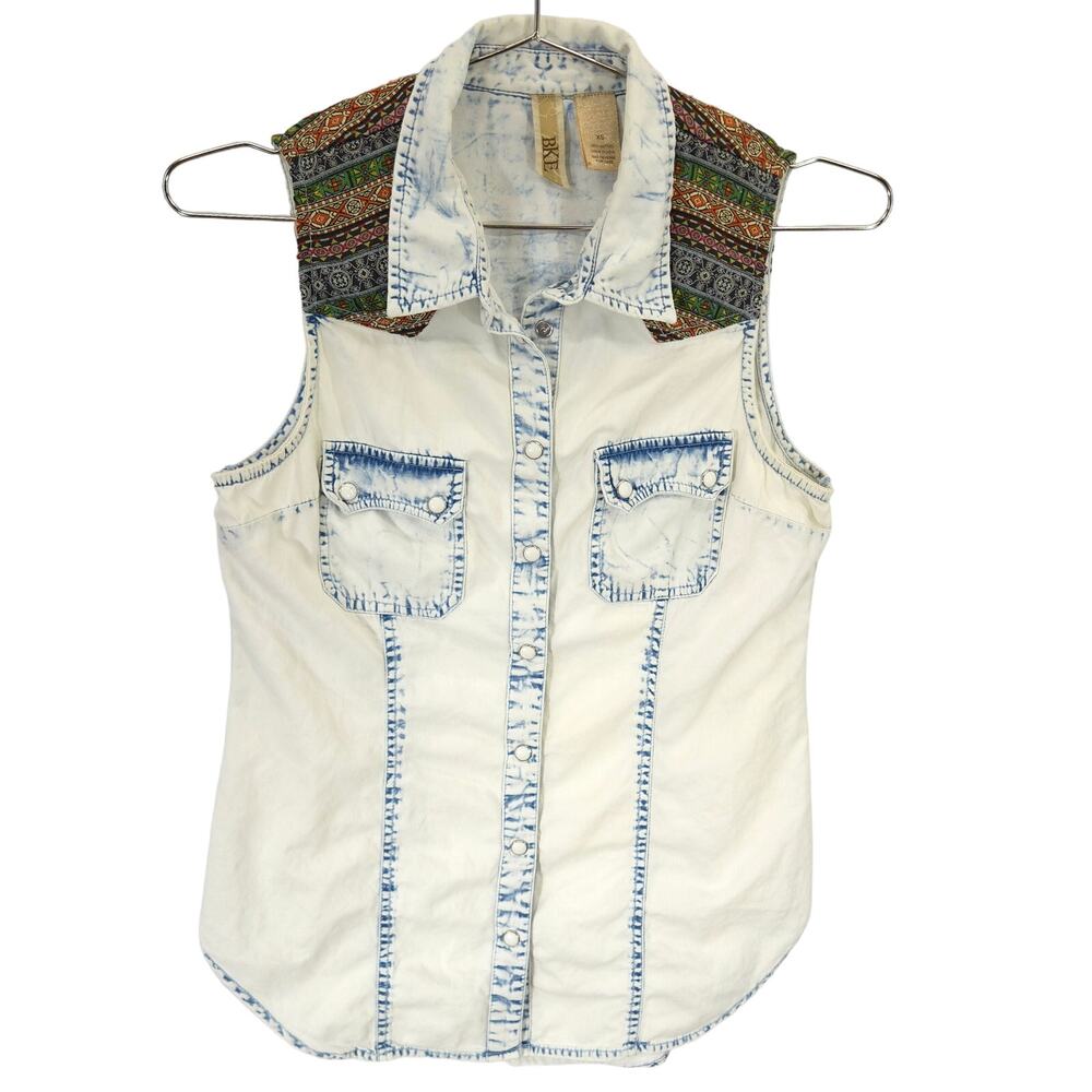BKE Buckle Denim Vest Womens XS Light Wash Southwestern Boho Pearl Snap Up Top